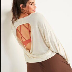 Active white long sleeve top open back size small Old Navy